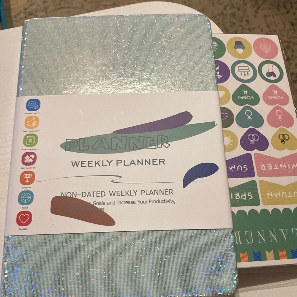 Planner undated, NWT, comes with planner stickers